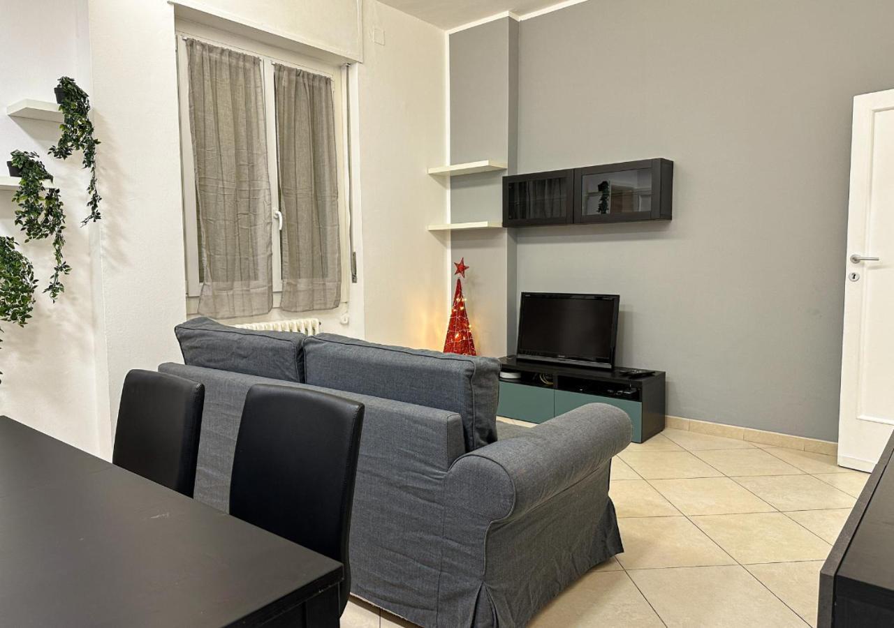 Modern Cenisio Apartment - Self Check-In & Parking Мілан Екстер'єр фото